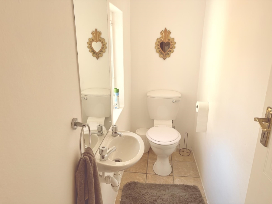 4 Bedroom Property for Sale in Kronenzicht Western Cape